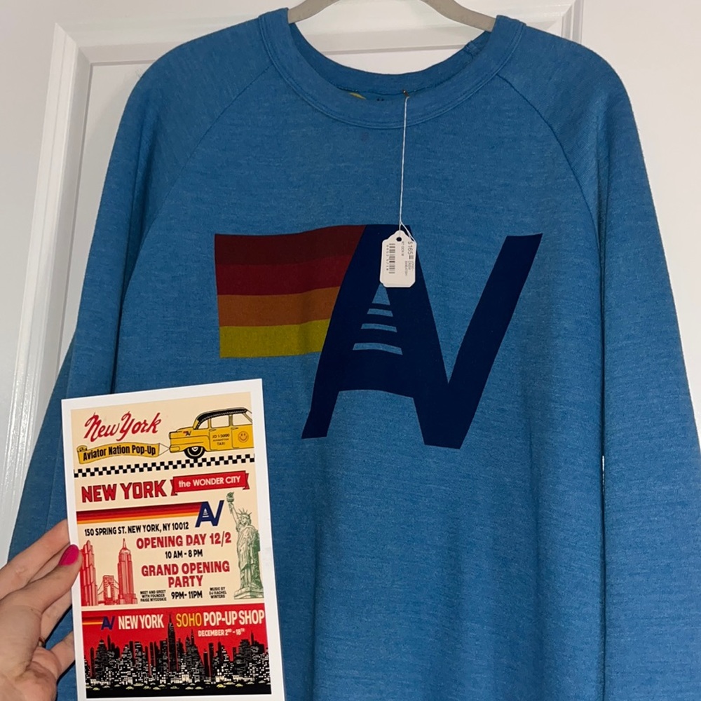 💙NWT AV PULLOVER💙